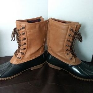 Duck boots brown & black size 9.5 but more of a true 9
